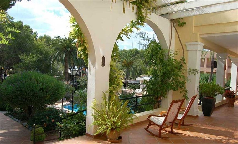 Imagen de los exteriores del Hotel Bahía, Paguera. Foto 11