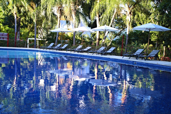 Imagen de la piscina del Hotel Bah&iacute;a Pr&iacute;ncipe Escape Sian Ka'an - Adults Only - All Inclusive. Foto 15