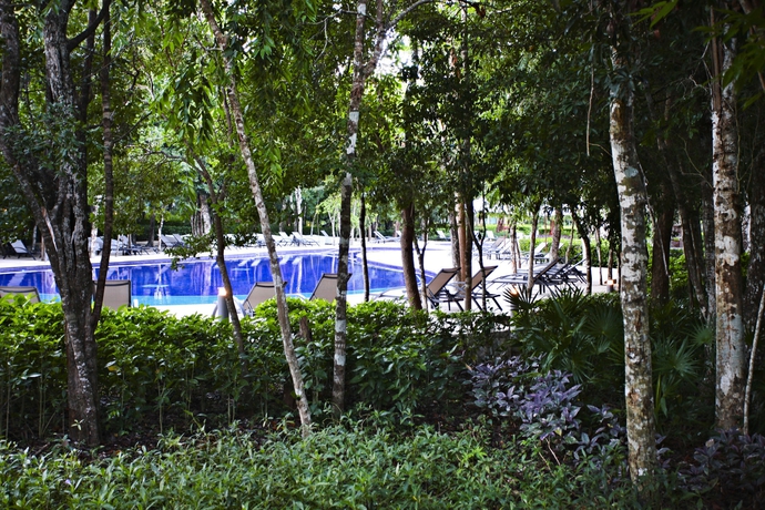 Imagen de la piscina del Hotel Bah&iacute;a Pr&iacute;ncipe Escape Sian Ka'an - Adults Only - All Inclusive. Foto 16