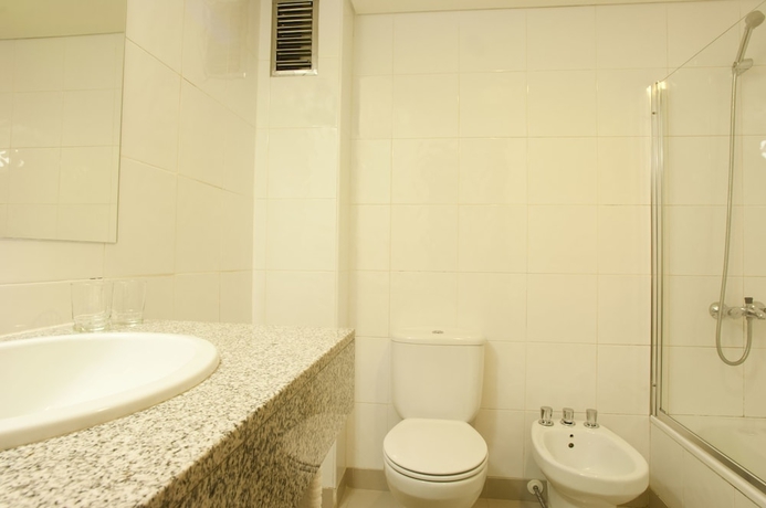 Imagen de la habitación del Hotel Bah&iacute;a Redonda. Foto 13