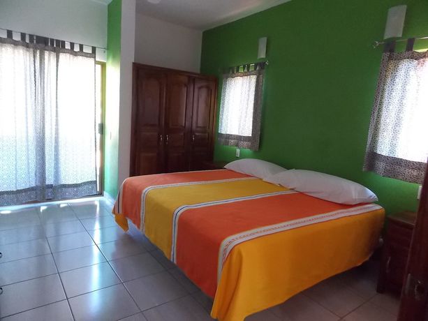Imagen de la habitación del Hotel Bah&iacute;a, San Patricio Melaque. Foto 4