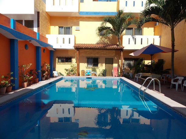 Imagen general del Hotel Bah&iacute;a, San Patricio Melaque. Foto 1