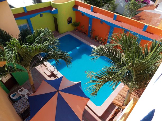 Imagen de la piscina del Hotel Bah&iacute;a, San Patricio Melaque. Foto 20