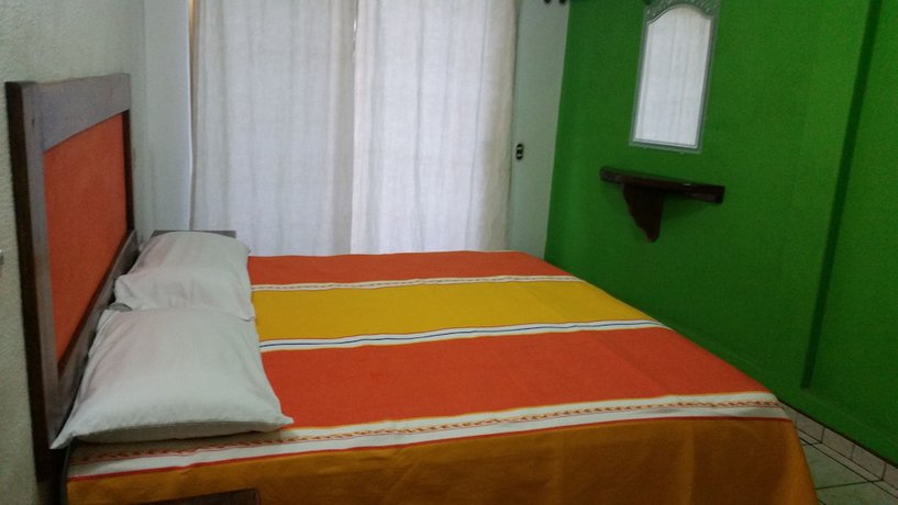 Imagen de la habitación del Hotel Bah&iacute;a, San Patricio Melaque. Foto 13