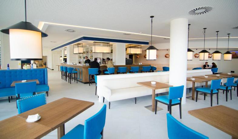 Imagen del bar/restaurante del Hotel Bah&iacute;a, Santander. Foto 4