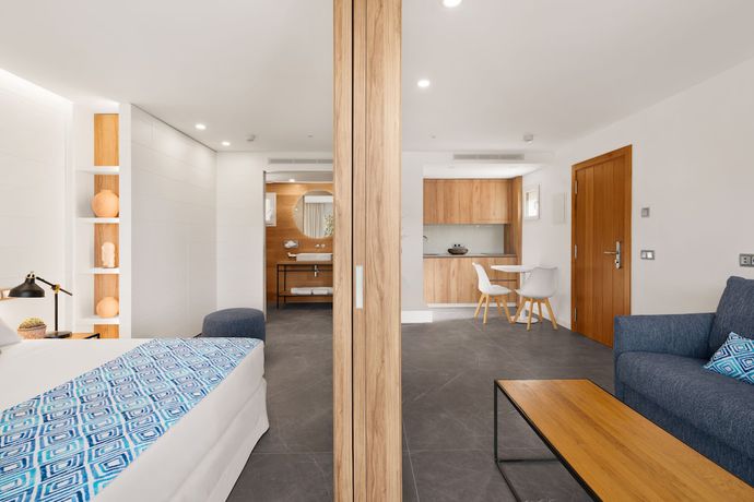 Imagen de la habitación del Hotel Bahía Suites Camp De Mar. Foto 4