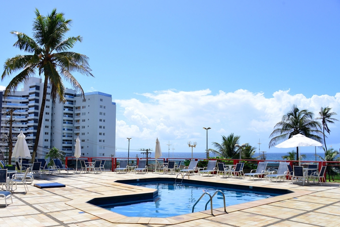 Imagen de la piscina del Hotel Bahiamar. Foto 16