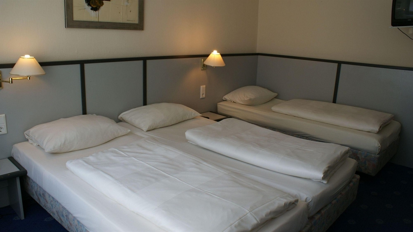 Imagen de la habitación del Hotel Bahn. Foto 7