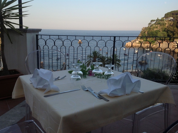 Imagen del bar/restaurante del Hotel Baia Azzurra, Mazzarò. Foto 2