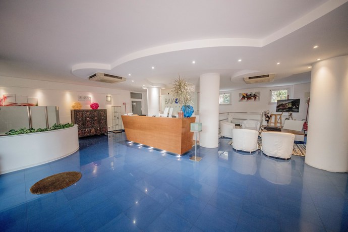 Imagen de los interiores del Hotel Baia Blu Rta. Foto 19