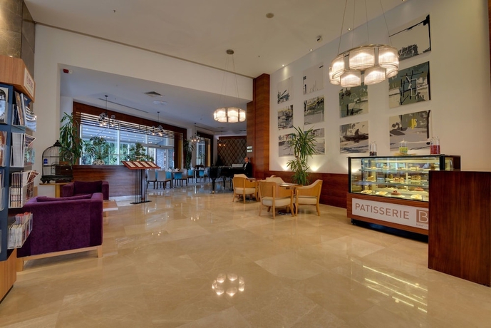 Imagen de los interiores del Hotel Baia Bursa. Foto 16