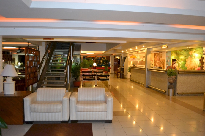 Imagen de los interiores del Hotel Baia Cabr&aacute;lia. Foto 16