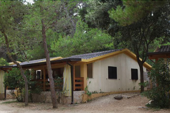 Imagen de la habitación del Hotel Baia Calenella. Foto 6