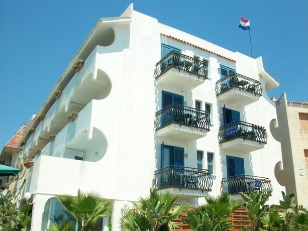 Imagen general del Hotel Baia Degli Dei. Foto 2