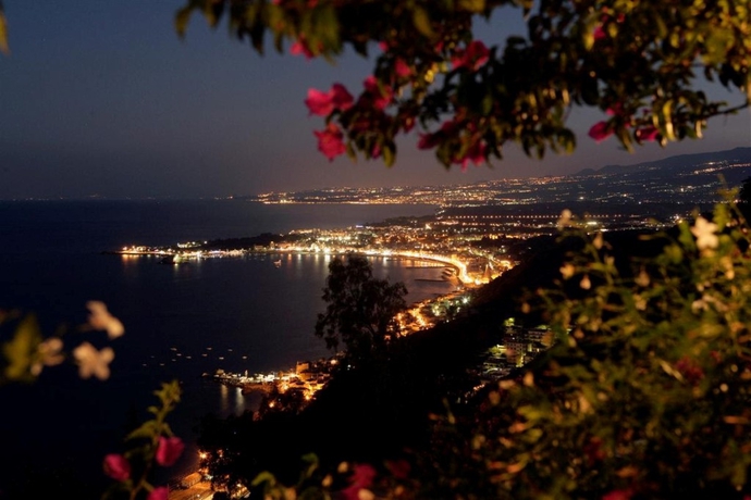 Imagen general del Hotel Baia Degli Dei. Foto 8