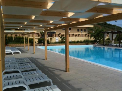 Imagen general del Hotel Baia Dei Canonici. Foto 3