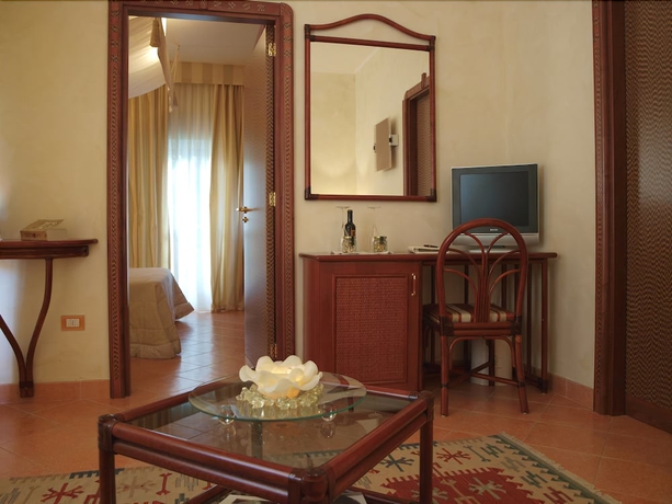 Imagen de la habitación del Hotel Baia Dei Faraglioni. Foto 14