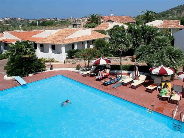 Imagen general del Hotel Baia Del Capo. Foto 7