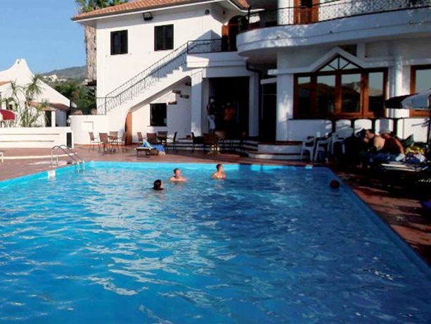 Imagen general del Hotel Baia Del Capo. Foto 12