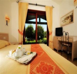 Imagen general del Hotel Baia Del Porto. Foto 6