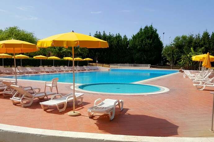 Imagen general del Hotel Baia Della Rocchetta. Foto 4