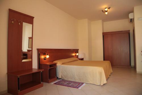 Imagen general del Hotel Baia Delle Sirene Beach Resort. Foto 7