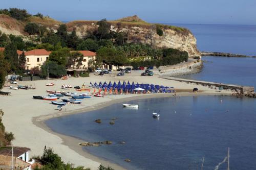 Imagen general del Hotel Baia Delle Sirene Beach Resort. Foto 2