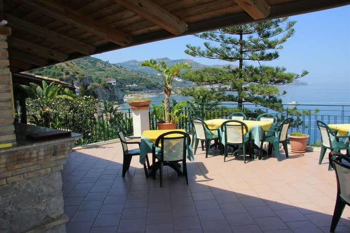 Imagen de los exteriores del Hotel Baia Delle Sirene. Foto 11