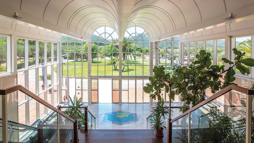 Imagen de los interiores del Hotel Baia Di Conte. Foto 21