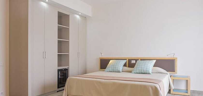 Imagen de la habitación del Hotel Baia Di Conte. Foto 16