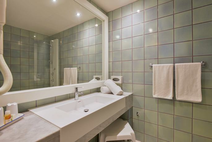 Imagen de la habitación del Hotel Baia Di Conte. Foto 19