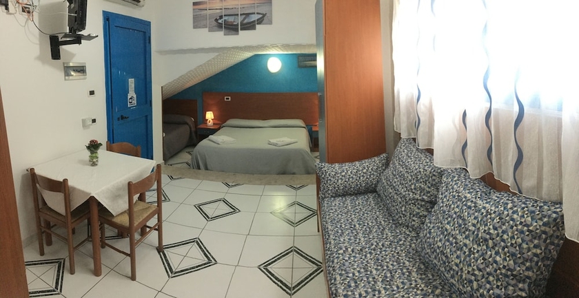 Imagen de la habitación del Hotel Baia Di Naxos. Foto 4