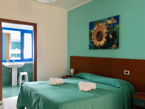 Imagen de la habitación del Hotel Baia Di Naxos. Foto 12