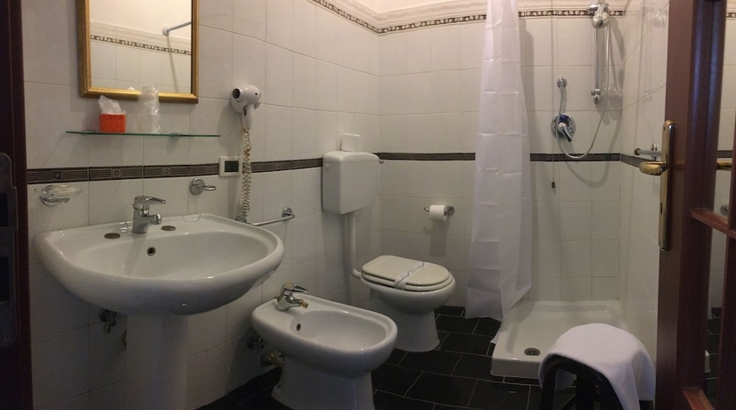 Imagen de la habitación del Hotel Baia Di Naxos. Foto 18