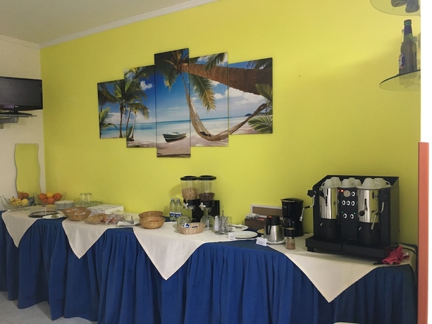 Imagen del bar/restaurante del Hotel Baia Di Naxos. Foto 2