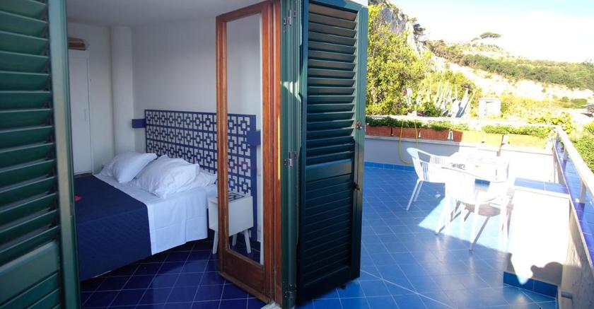 Imagen de la habitación del Hotel Baia Di Puolo. Foto 5