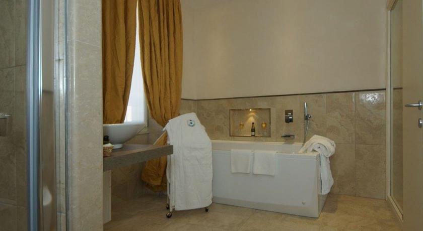 Imagen general del Hotel Baia D'oro, Gargnano. Foto 6