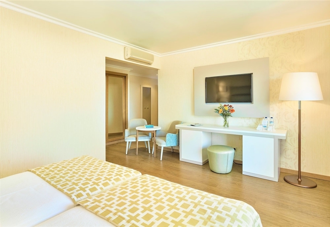 Imagen de la habitación del Hotel Baia Grande. Foto 13