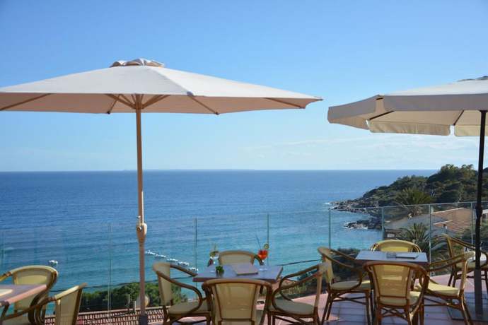 Imagen del bar/restaurante del Hotel Baia Imperiale. Foto 4