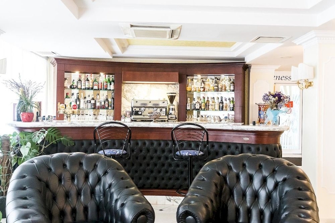 Imagen de los interiores del Hotel Baia Imperiale and Spa. Foto 10