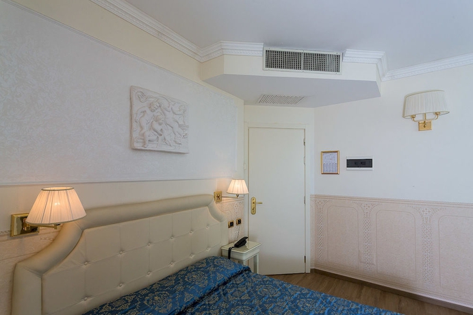 Imagen de la habitación del Hotel Baia Imperiale and Spa. Foto 9