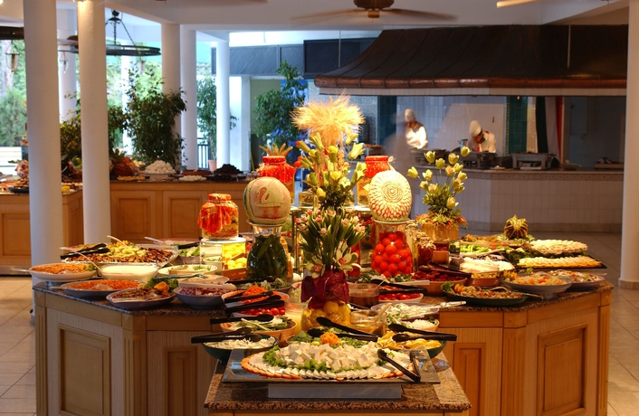 Imagen del bar/restaurante del Hotel Baia Kemer Club. Foto 5