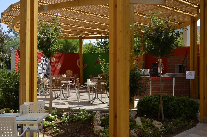 Imagen del bar/restaurante del Hotel Baia Lara. Foto 3