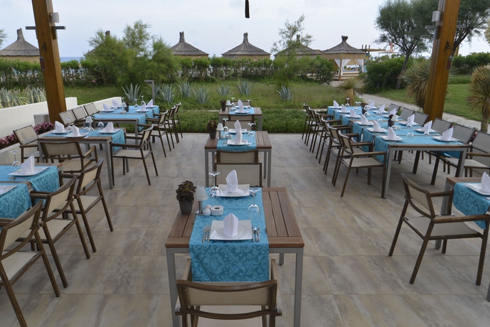 Imagen del bar/restaurante del Hotel Baia Lara. Foto 5