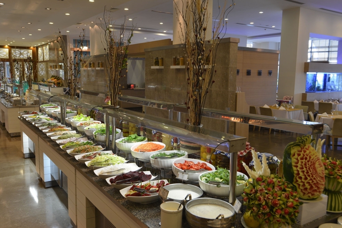 Imagen del bar/restaurante del Hotel Baia Lara. Foto 10