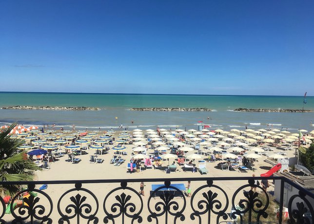 Imagen de la habitación del Hotel Baia Marina, Cupra Marittima. Foto 8