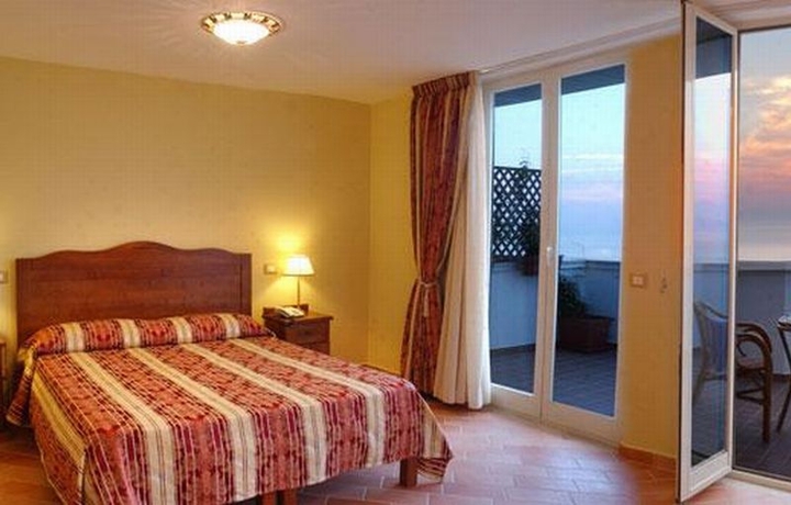 Imagen general del Hotel Baia, Palinuro. Foto 9