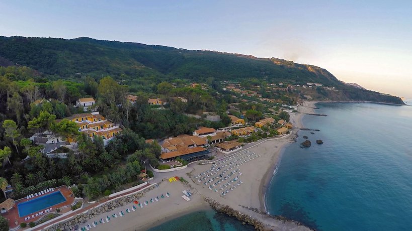 Imagen general del Hotel Baia Paraelios Resort. Foto 1