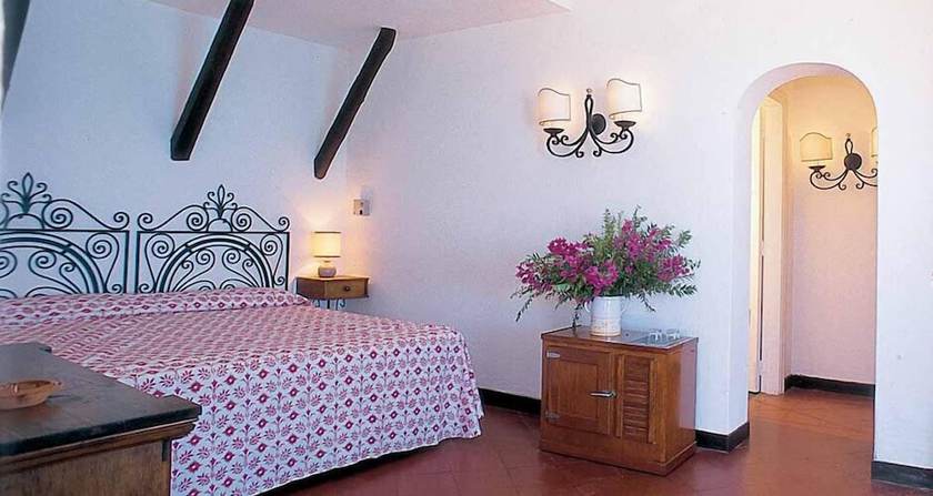 Imagen de la habitación del Hotel Baia Paraelios Resort. Foto 5