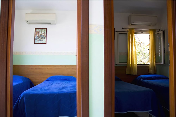 Imagen de la habitación del Hotel Baia Serena. Foto 8